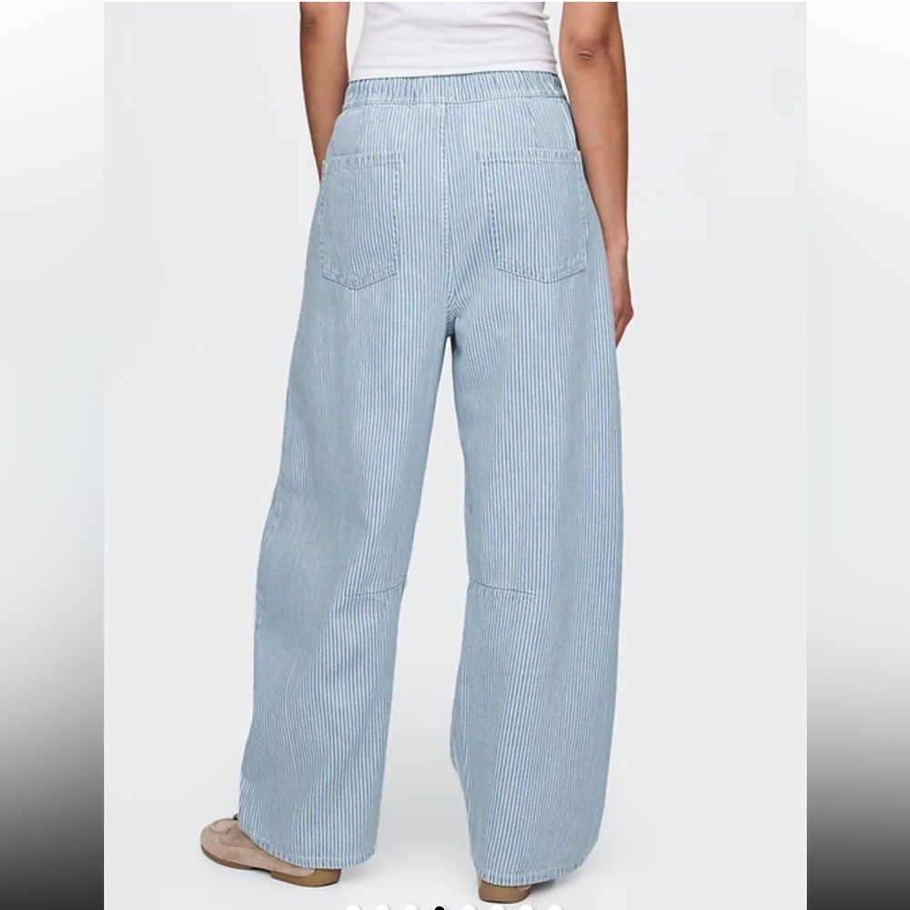GAP Mid Rise Ultrasoft Denim Stripe Easy Horseshoe Jeans - Picture 4 of 9